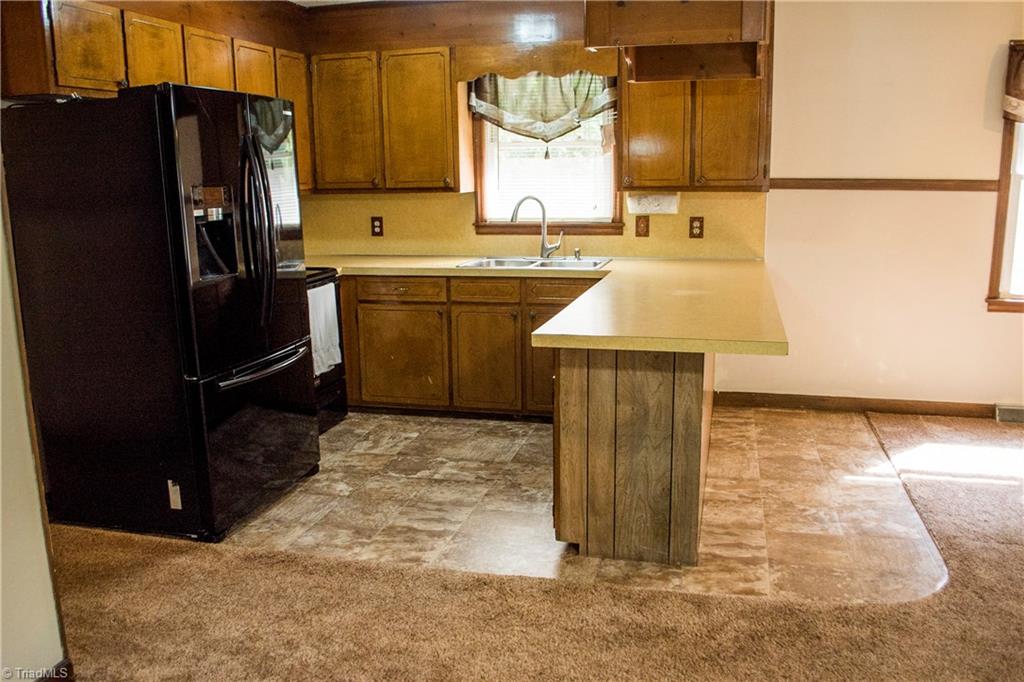 433 Cambridge Road Lexington, NC 27292 - Photo 8 of 30 Gallery Image 8