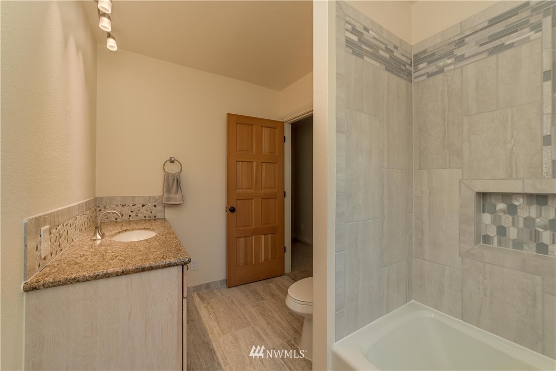 3311 Columbia Heights Road Longview, WA 98632 - Photo 11 of 26 Gallery Image 11