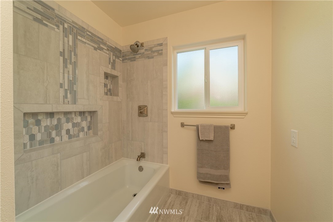 3311 Columbia Heights Road Longview, WA 98632 - Photo 12 of 26 Gallery Image 12