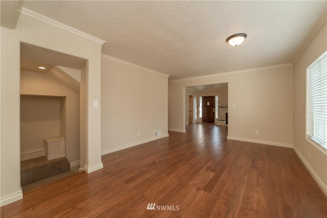3311 Columbia Heights Road Longview, WA 98632 - Photo 6 of 26 Gallery Image 6