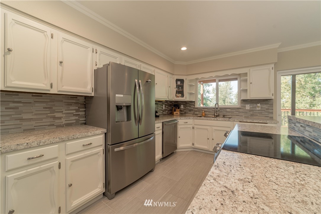 3311 Columbia Heights Road Longview, WA 98632 - Photo 8 of 26 Gallery Image 8