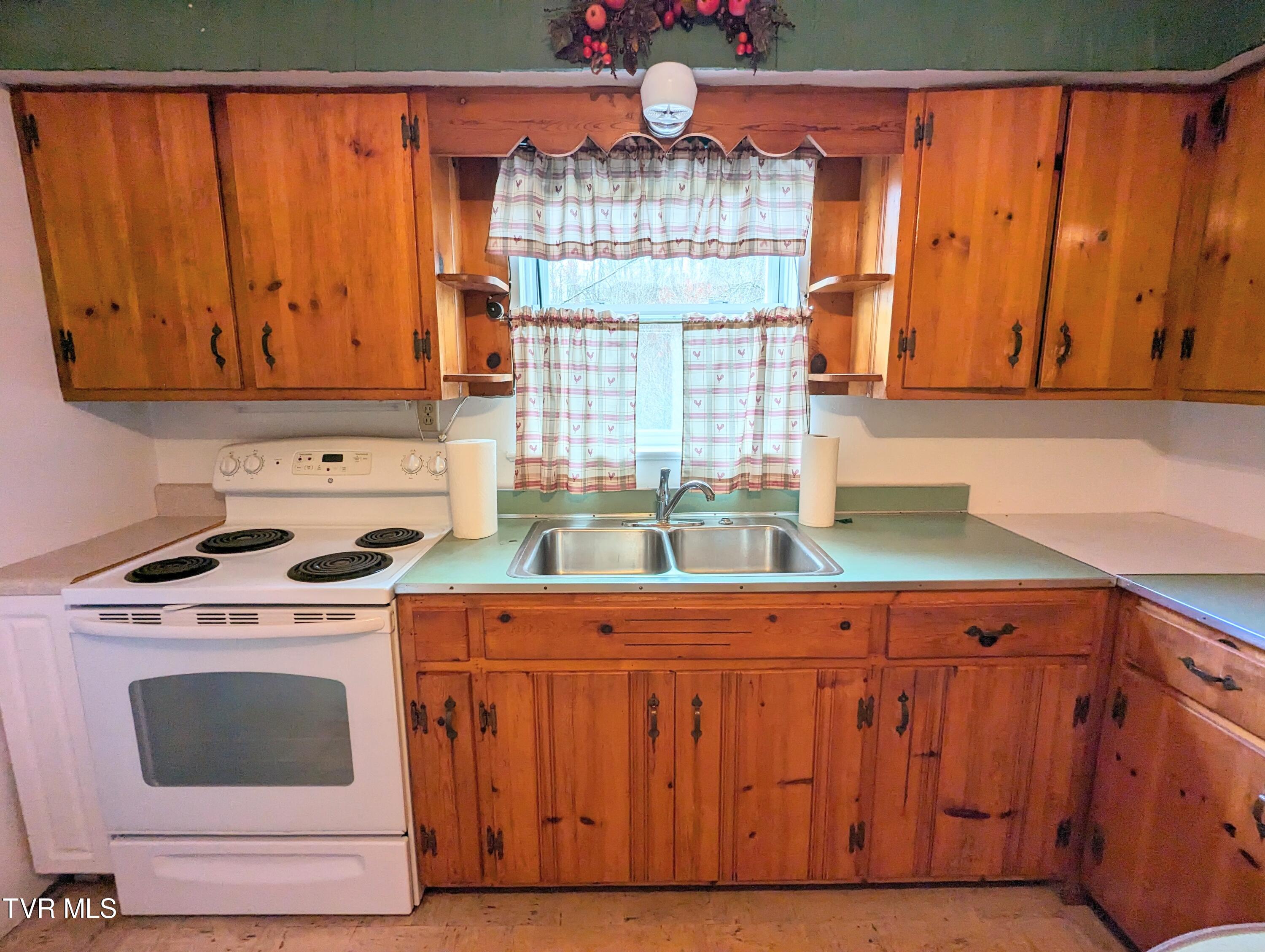 1544 Compton And Combs Road Honaker, VA 24260 - Photo 17 of 33 1000009706