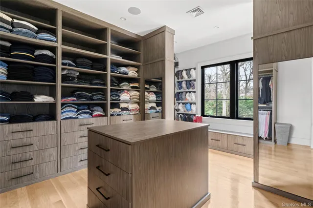 $8,750,000 | 30 Woodacres Road, Glen Head, NY 11545