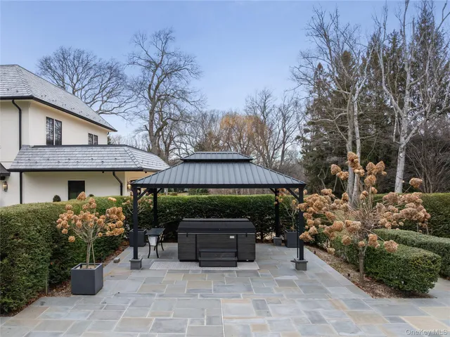 $8,750,000 | 30 Woodacres Road, Glen Head, NY 11545