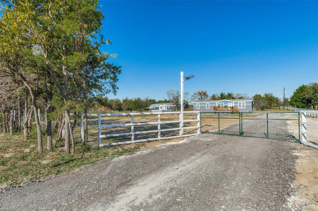 4746 Northeast County Road 1040 Rice, TX 75155 - Photo 1 of 1 View of gate