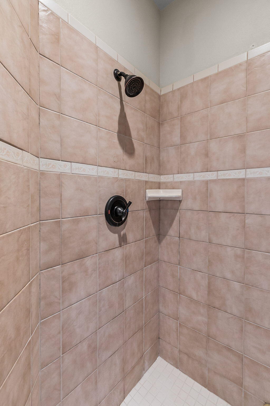21415 Southwest Gift Road Bend, OR 97703 - Photo 24 of 66 Primary Bath