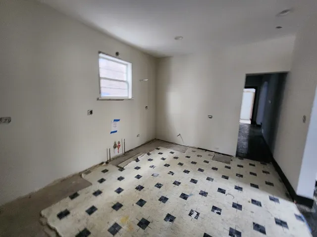 $249,000 | 2632 Ridgeland Avenue, Berwyn, IL 60402