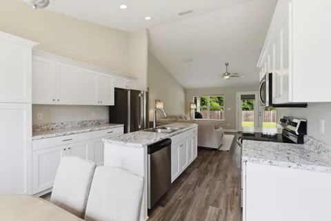 $348,900 | 5624 Charter Circle, Gulf Breeze, FL 32563