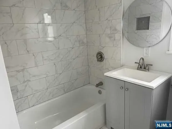$1,775 | 108 7th Street, Unit 2, Harrison, NJ 07029