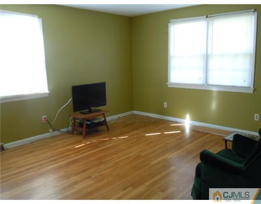 61 Lancaster Road Colonia, NJ 07067 - Photo 7 of 12 Gallery Image 7