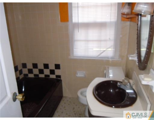 61 Lancaster Road Colonia, NJ 07067 - Photo 10 of 12 Gallery Image 10