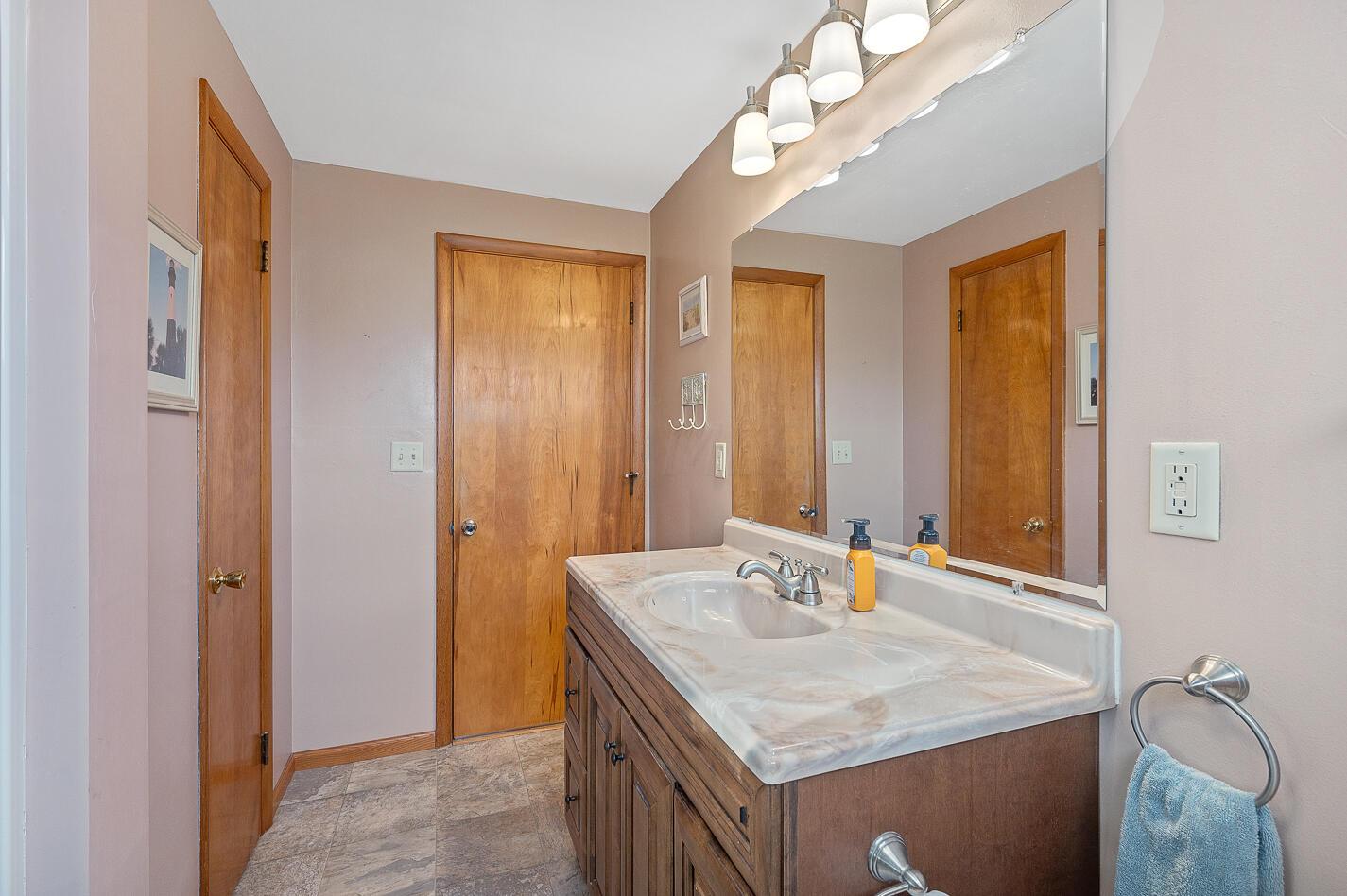 5117 West Ridgewood Road Springfield, OH 45503 - Photo 26 of 49 5117_W_Ridgewood_1Bath_002