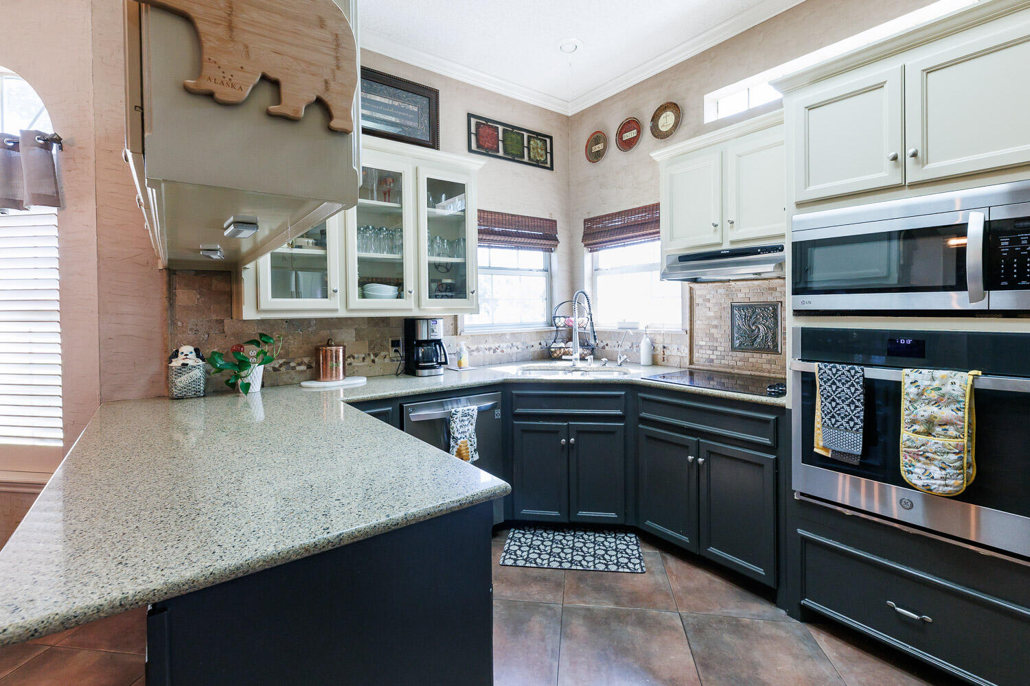 7323 74th Street Lubbock, TX 79424 - Photo 3 of 62 Kitchen