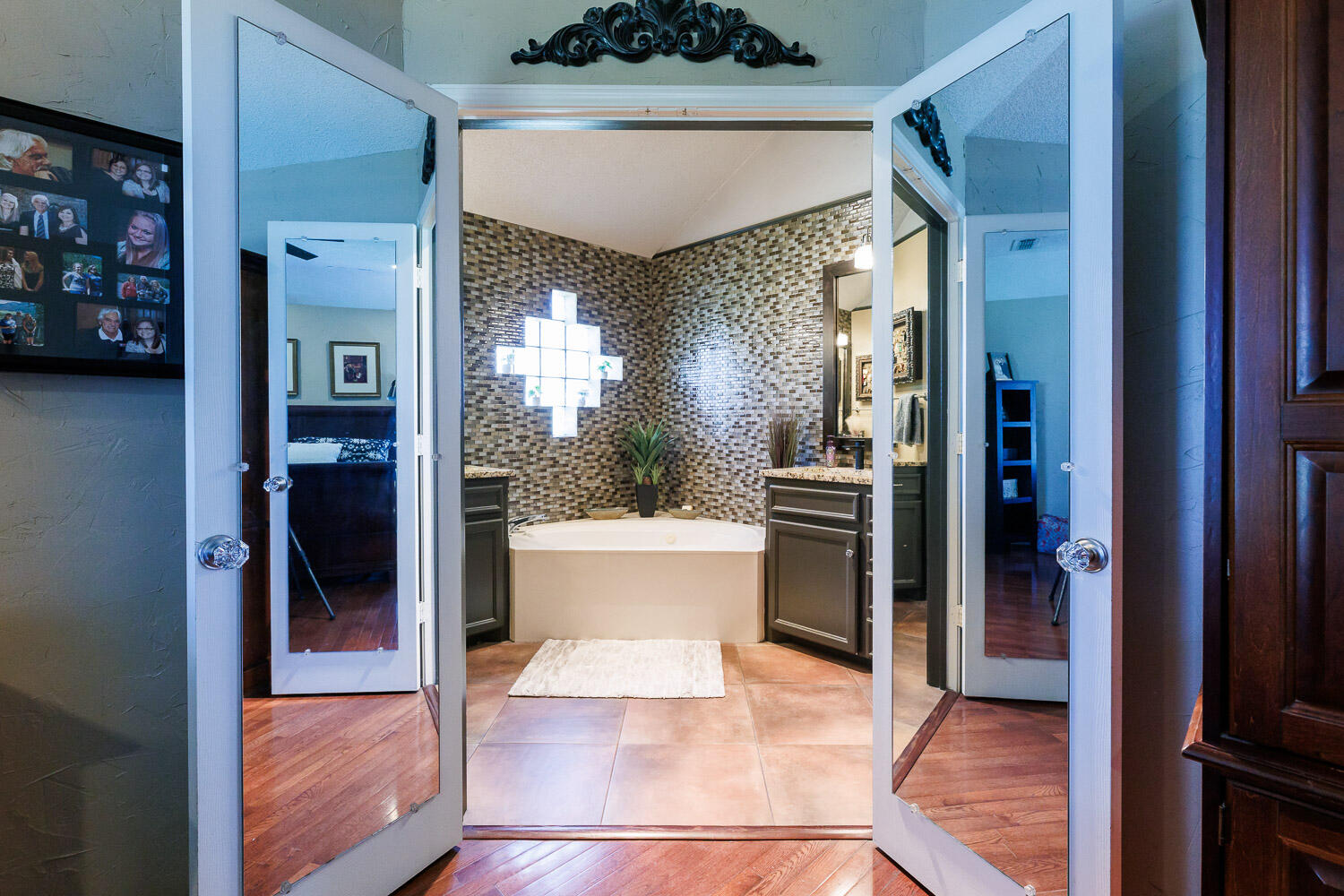7323 74th Street Lubbock, TX 79424 - Photo 31 of 62 Primary Bathroom