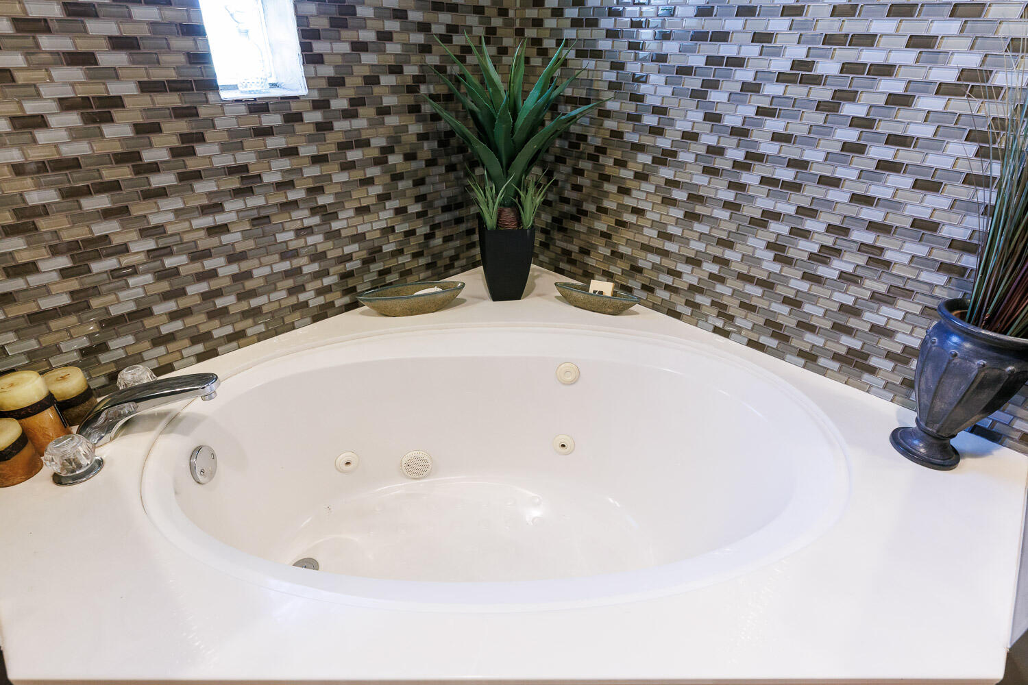 7323 74th Street Lubbock, TX 79424 - Photo 34 of 62 Primary Bathroom