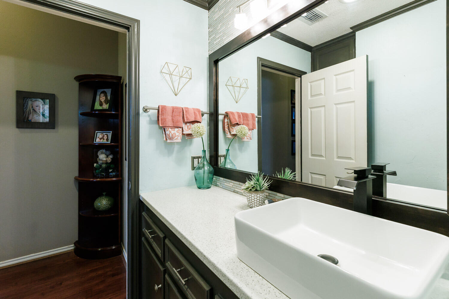 7323 74th Street Lubbock, TX 79424 - Photo 43 of 62 Second Bathroom