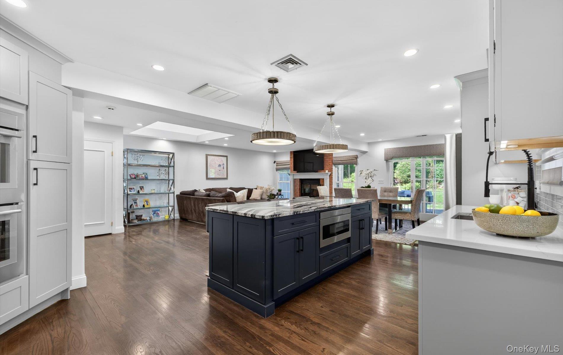 88 Hidden Ridge Drive Syosset, NY 11791 - Photo 14 of 37