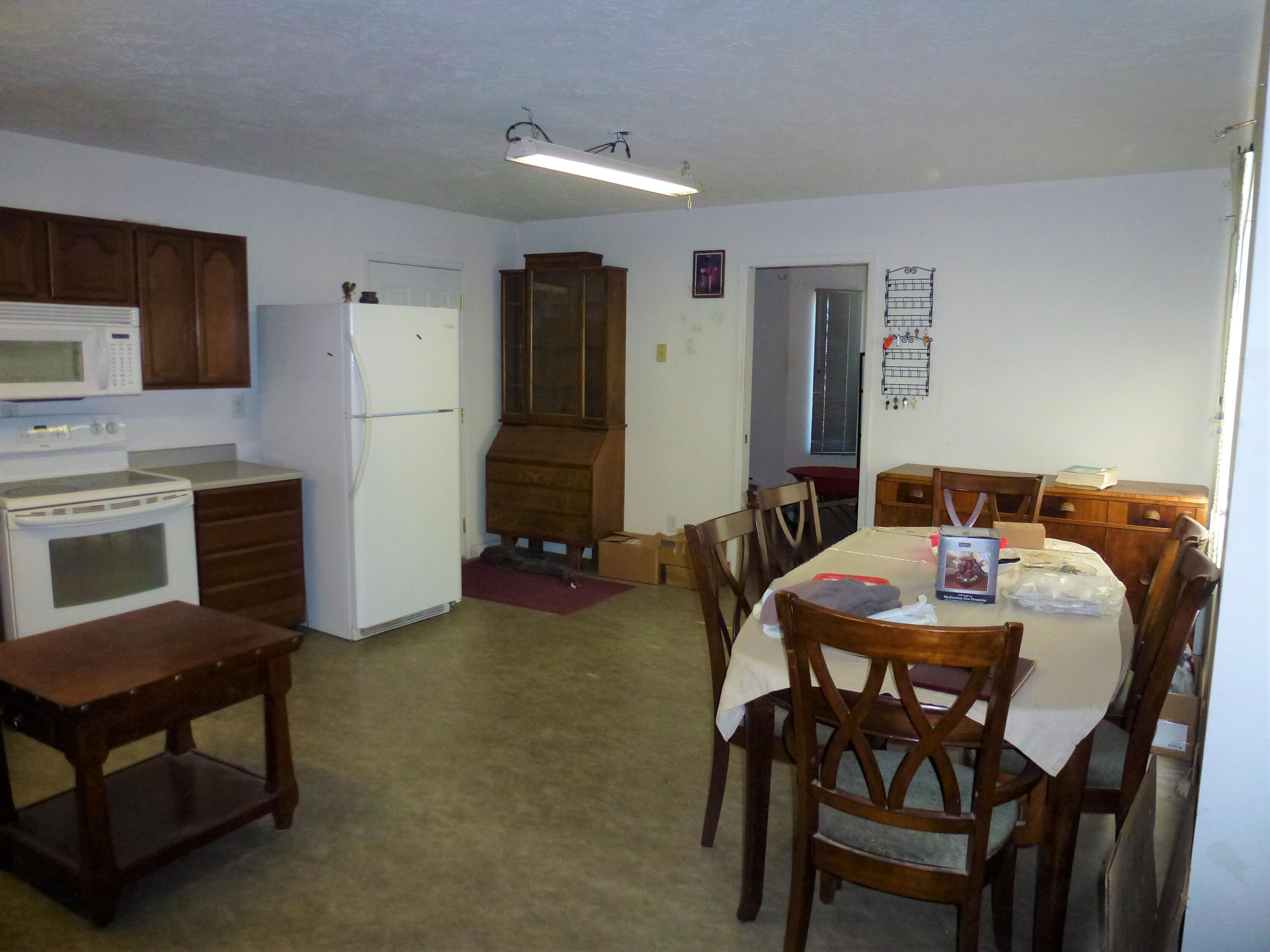 402 Punkin Center Road Bieber, CA 96009 - Photo 3 of 20 Dining area