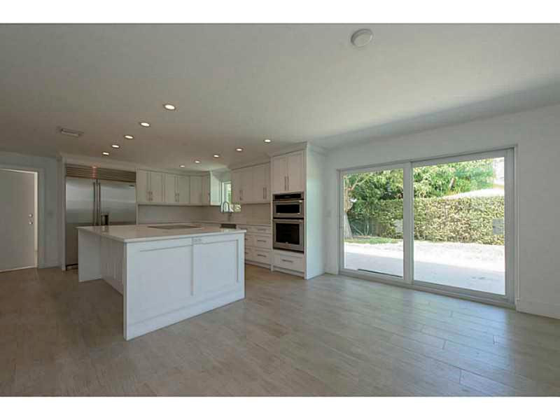1 West Riverside Drive Jupiter, FL 33469 - Photo 13 of 30 Kitchen.