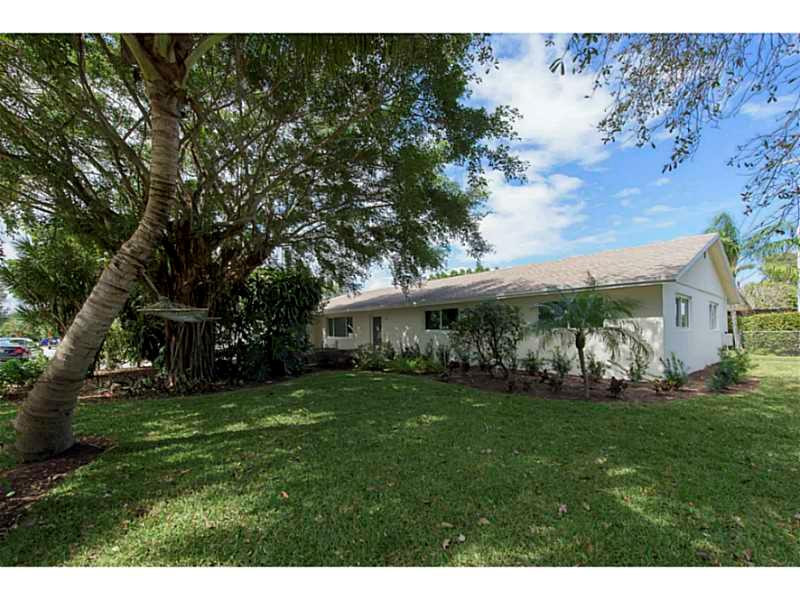 1 West Riverside Drive Jupiter, FL 33469 - Photo 2 of 30 Exterior Front.