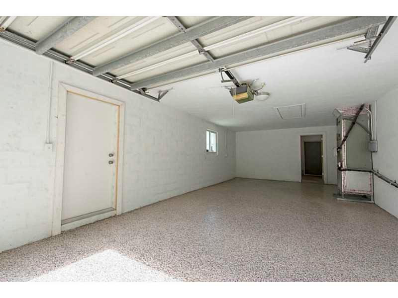 1 West Riverside Drive Jupiter, FL 33469 - Photo 6 of 30 Interior Space/Layout. Garage
