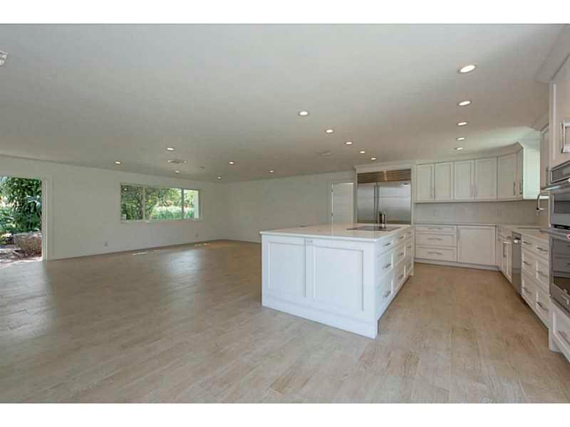 1 West Riverside Drive Jupiter, FL 33469 - Photo 10 of 30 Kitchen.