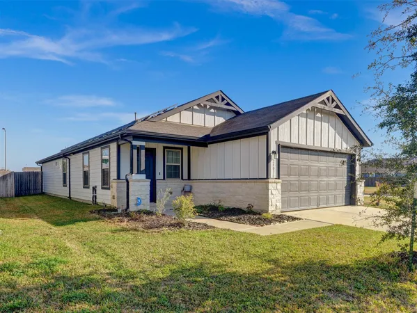 $1,950 | 24038 Hay Iron Drive, Hockley, TX 77447