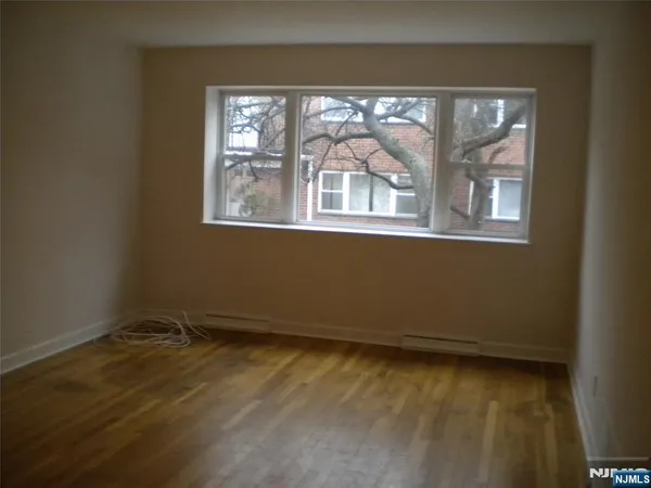 $2,200 | 69 Chester Place, Unit 5A, Englewood, NJ 07631