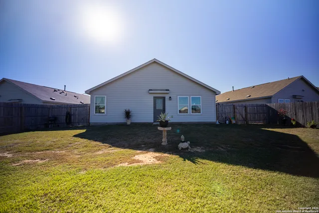 $1,800 | 2737 Green Finch, New Braunfels, TX 78130