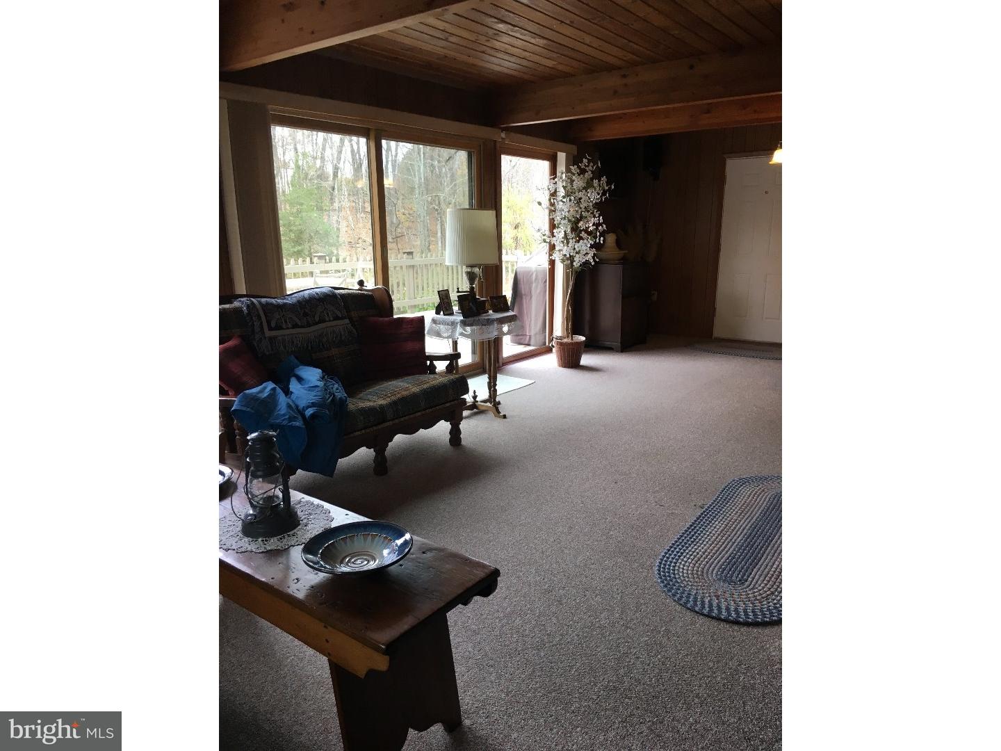 3390 East Buck Road Pennsburg, PA 18073 - Photo 7 of 10 Living Room