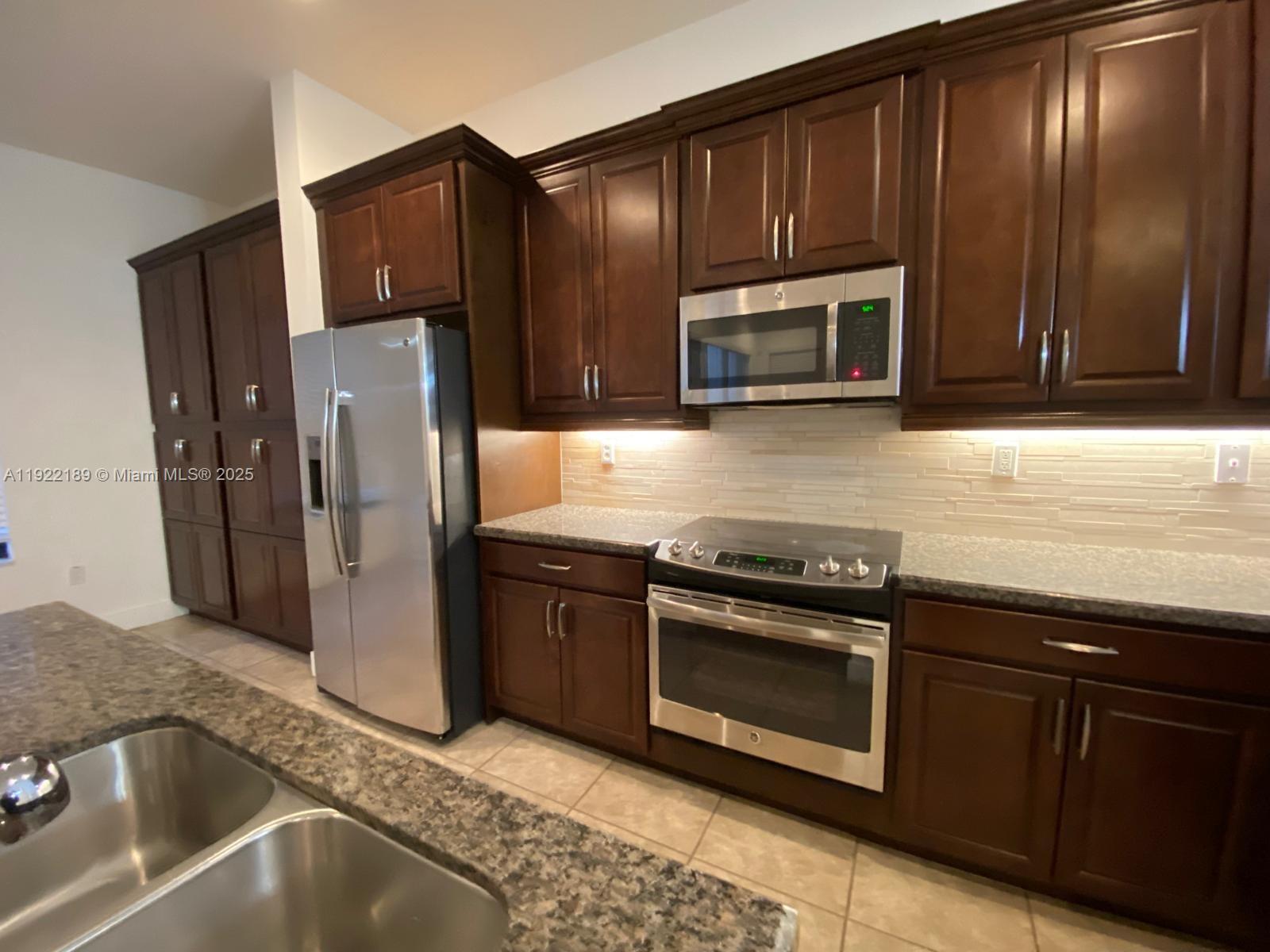 9823 West 34th Lane, Unit 9823 Hialeah, FL 33018 - Photo 14 of 61