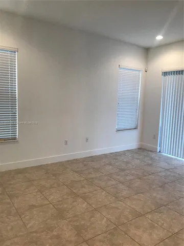 $4,000 | 9823 West 34th Lane, Unit 9823, Hialeah, FL 33018