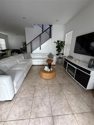 $4,000 | 9823 West 34th Lane, Unit 9823, Hialeah, FL 33018