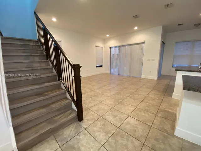 $4,000 | 9823 West 34th Lane, Unit 9823, Hialeah, FL 33018