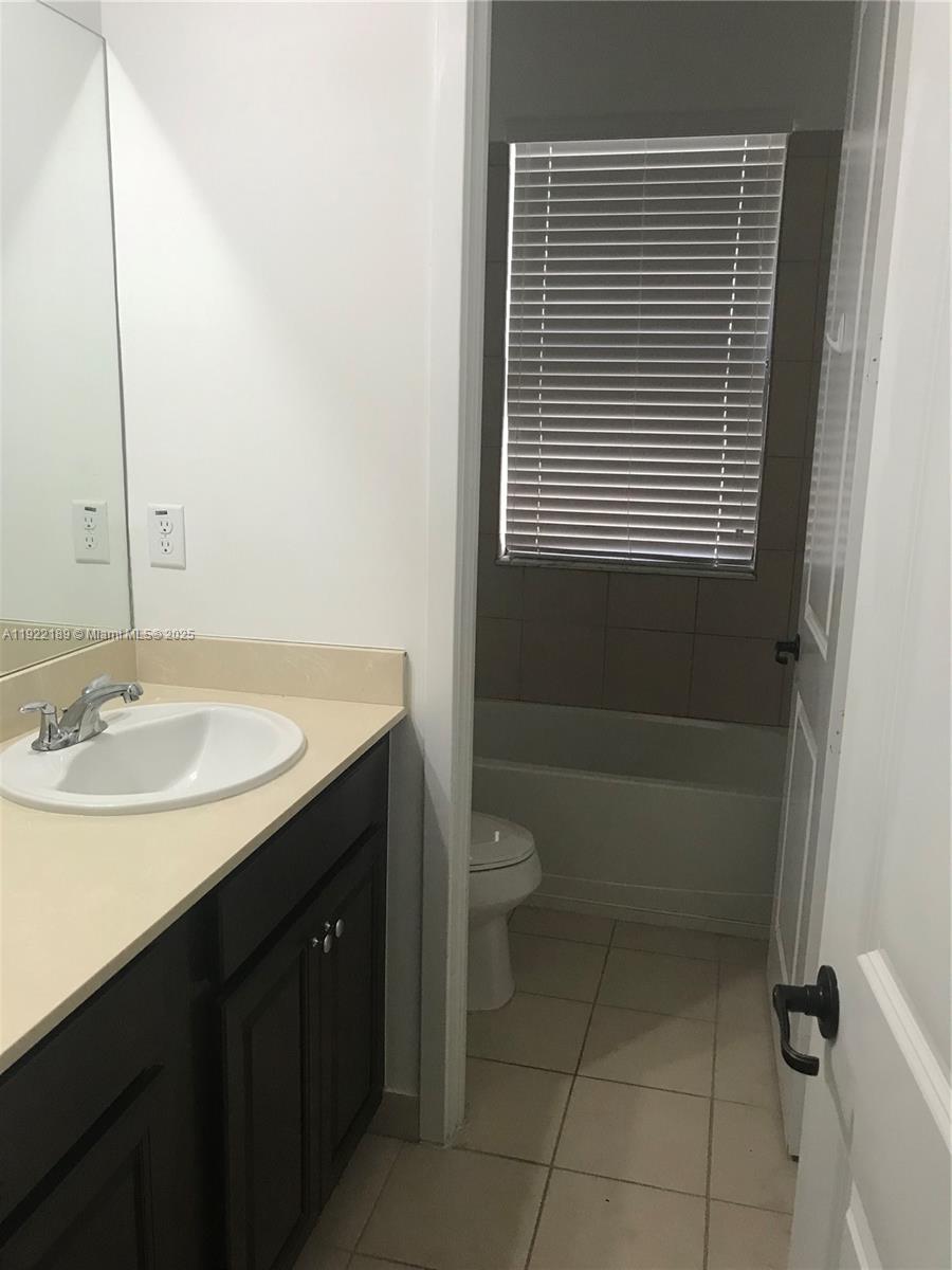 9823 West 34th Lane, Unit 9823 Hialeah, FL 33018 - Photo 29 of 61