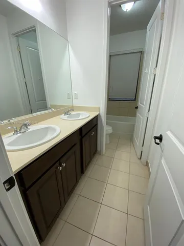 $4,000 | 9823 West 34th Lane, Unit 9823, Hialeah, FL 33018