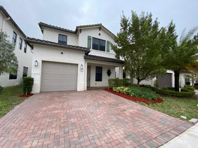 $4,000 | 9823 West 34th Lane, Unit 9823, Hialeah, FL 33018