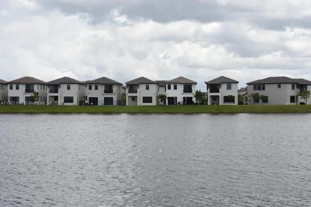 $4,000 | 9823 West 34th Lane, Unit 9823, Hialeah, FL 33018