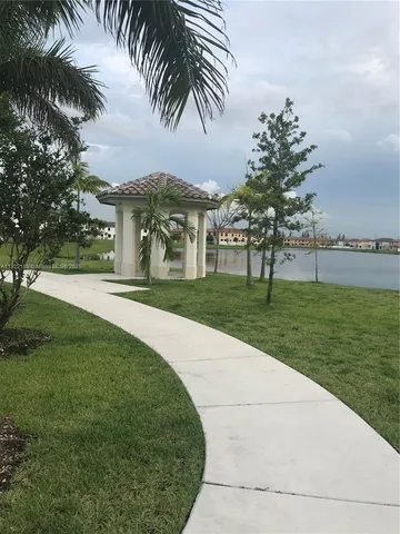 $4,000 | 9823 West 34th Lane, Unit 9823, Hialeah, FL 33018