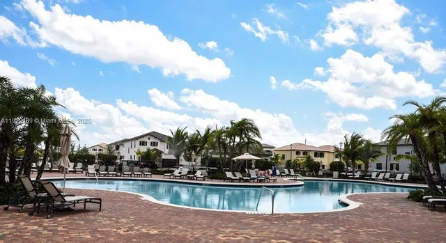 $4,000 | 9823 West 34th Lane, Unit 9823, Hialeah, FL 33018