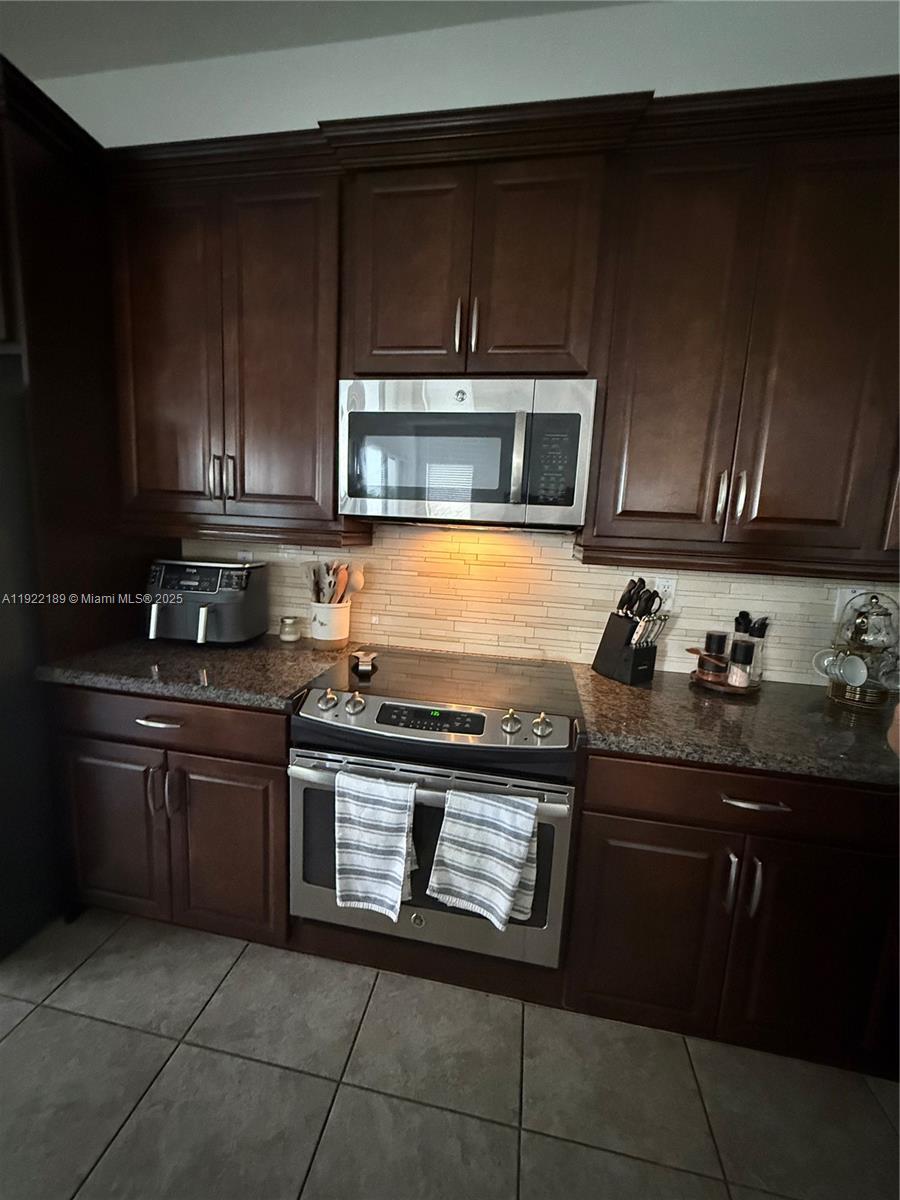 9823 West 34th Lane, Unit 9823 Hialeah, FL 33018 - Photo 9 of 61