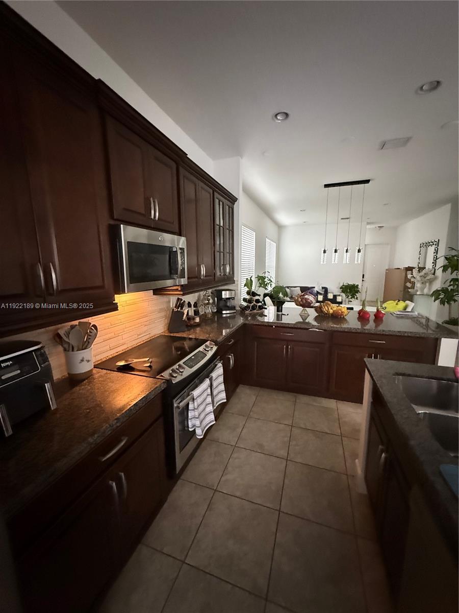 9823 West 34th Lane, Unit 9823 Hialeah, FL 33018 - Photo 10 of 61