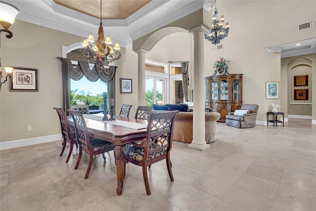 8707 Silverthorn Road Seminole, FL 33777 - Photo 5 of 58