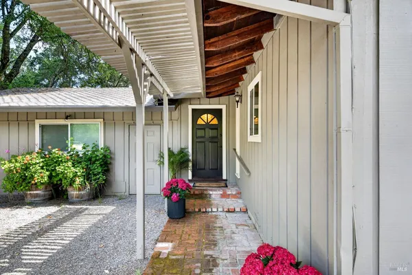 $2,500,000 | 2348 Mill Creek Lane, Healdsburg, CA 95448