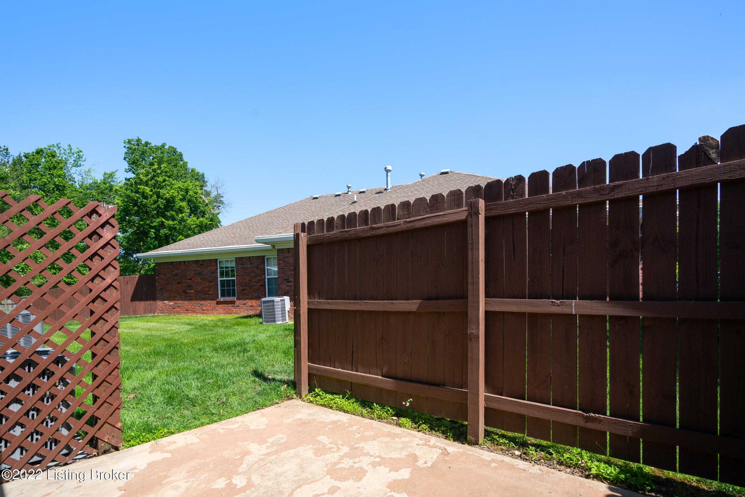 6424 Renate Road Louisville, KY 40291 - Photo 14 of 17 14