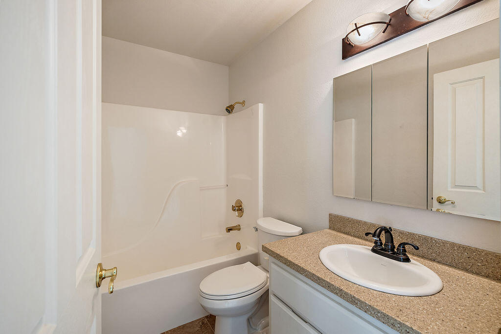 4096 North Roxy Drive Medford, OR 97504 - Photo 45 of 62 43