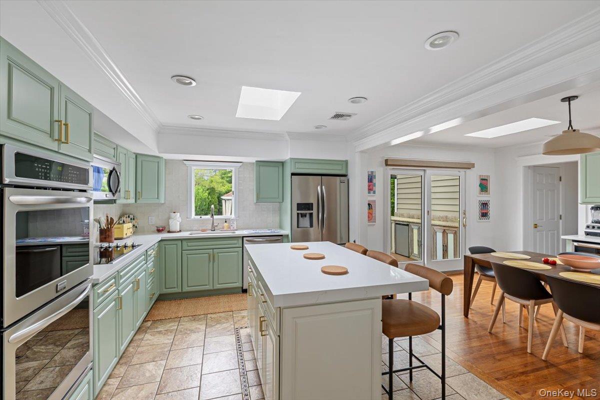 13 Colonial Lane Bellport, NY 11713 - Photo 15 of 34