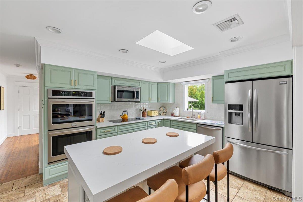 13 Colonial Lane Bellport, NY 11713 - Photo 17 of 39