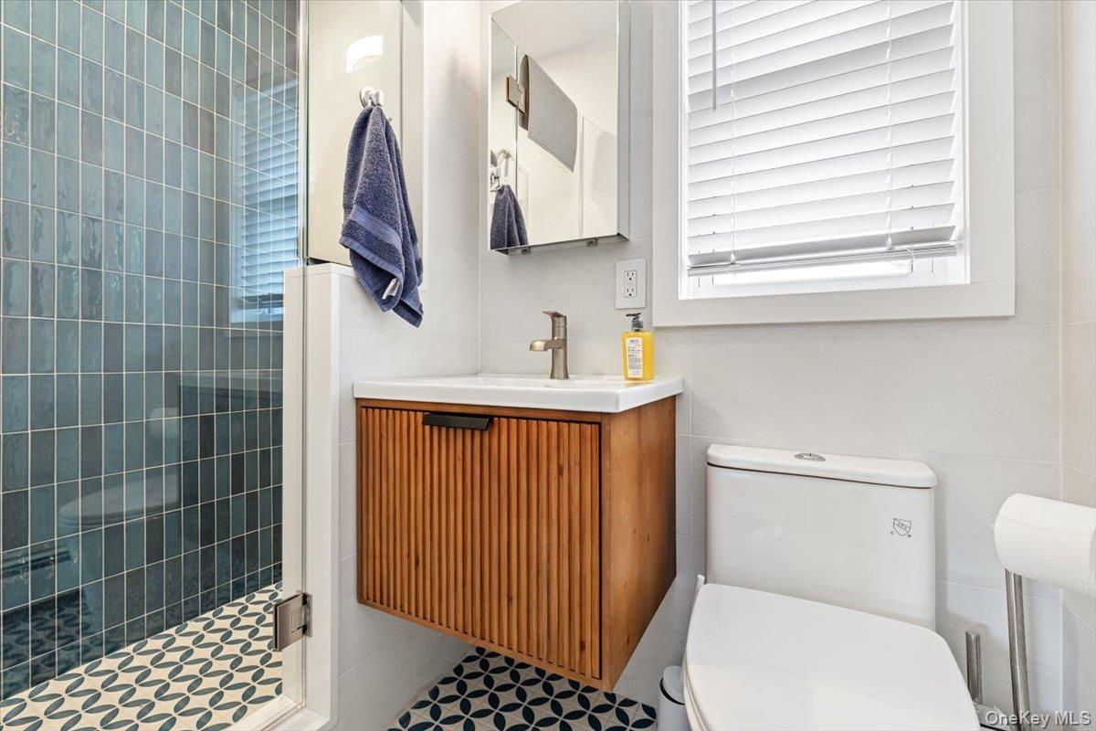 13 Colonial Lane Bellport, NY 11713 - Photo 27 of 39