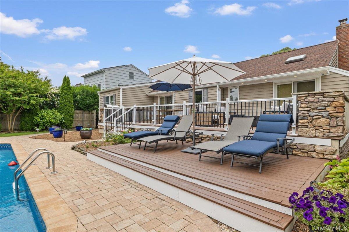 13 Colonial Lane Bellport, NY 11713 - Photo 7 of 34